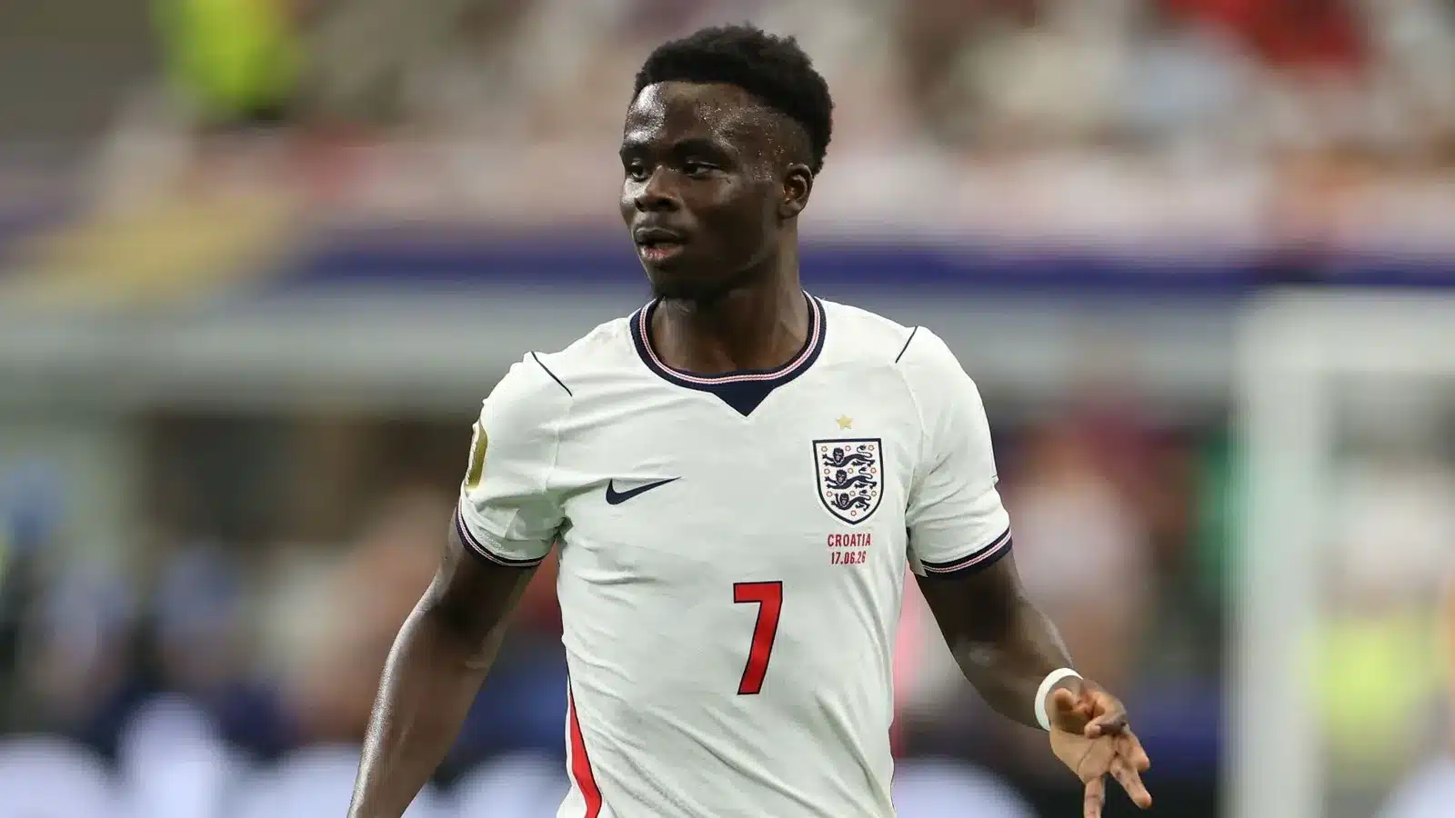 Roy Keane questions Bukayo Saka World Cup call-up as Gary Neville admits the winger ‘doesn’t look right’