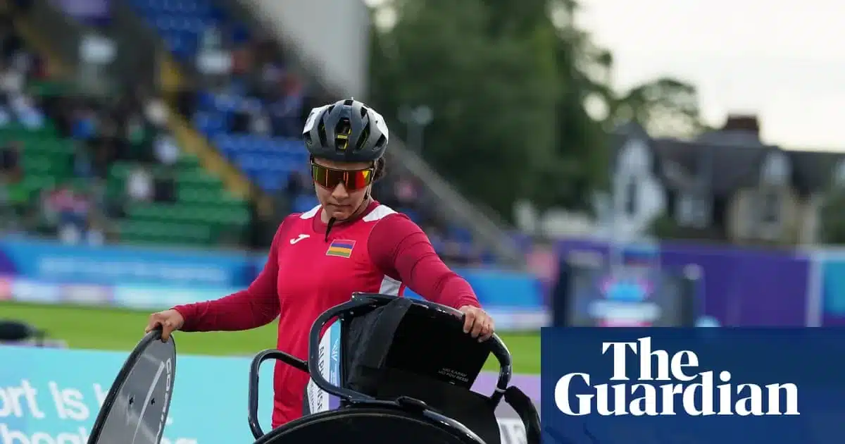 Scotland's Woods holds nerve to bag gold in rerun of T54 1500m