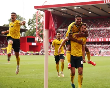 Anton Stach celebrates with his teammates after his late Leeds winner