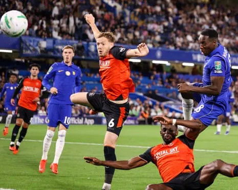 Danny Welbeck heads Chelsea into the lead