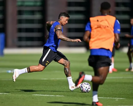 Enzo Fernández in Chelsea training on Wednesday